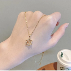 Lingdong Six-pointed Star Necklace, Female Tide, Jumping Heart, Light Luxury, and Small Crowd Design, Exquisite and Fashionable Temperament  necklace
