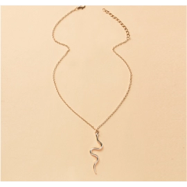 Popular Ornaments Snake Element Necklace Personalized Fashion Retro Snake Pendant Sweater Chain for Women
