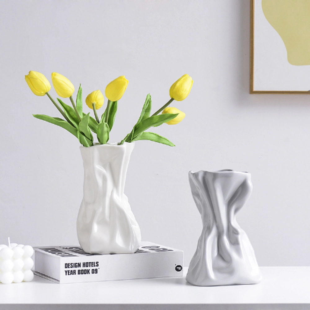 Minimalist cream style ceramic vase with water cultured pleats and high-end sense of inset style high beauty home decor Minimalist cream style ceramic vase with water cultured pleats and high-end sense of inset style high beauty home decor